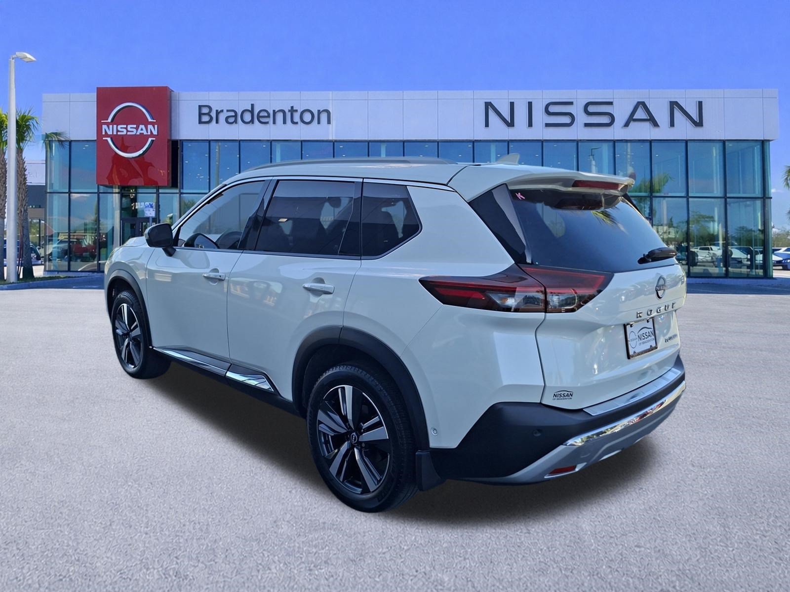 Certified 2023 Nissan Rogue Platinum w/ Platinum Premium Package FWD image 7