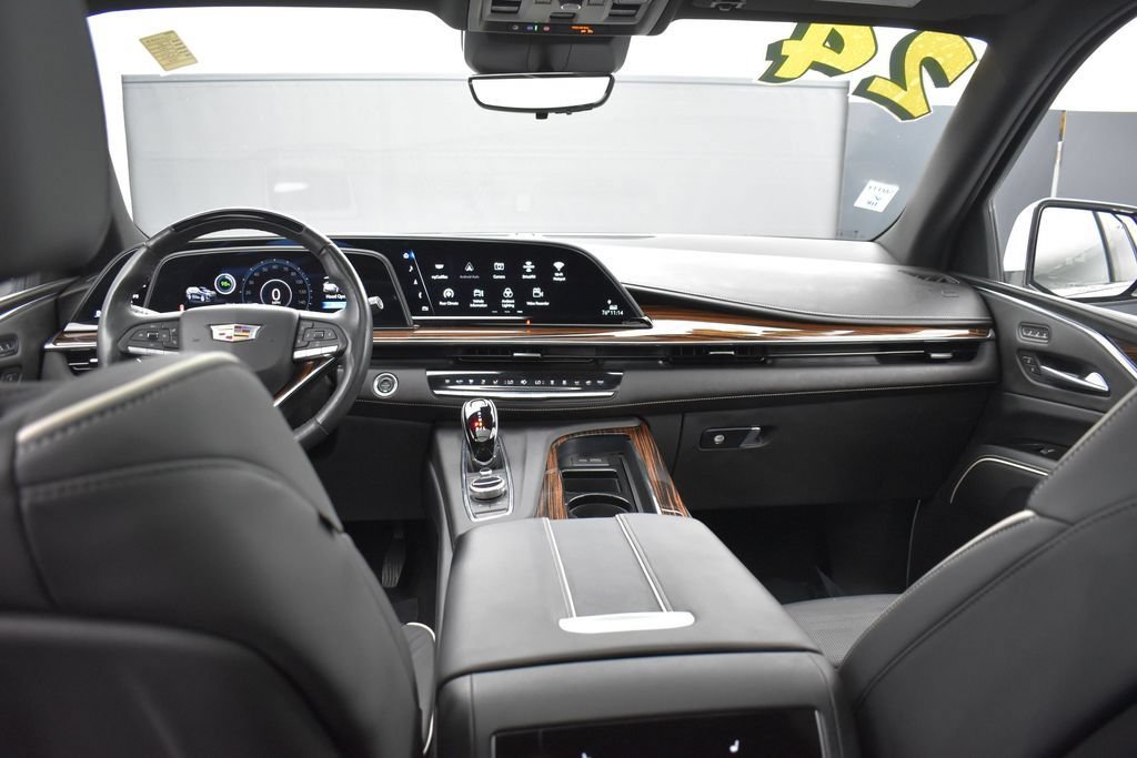 Used 2024 Cadillac Escalade Premium Luxury w/ LPO, Floor Liner Package AWD/4WD image 33