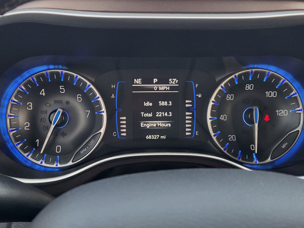 Used 2023 Chrysler Voyager LX image 17