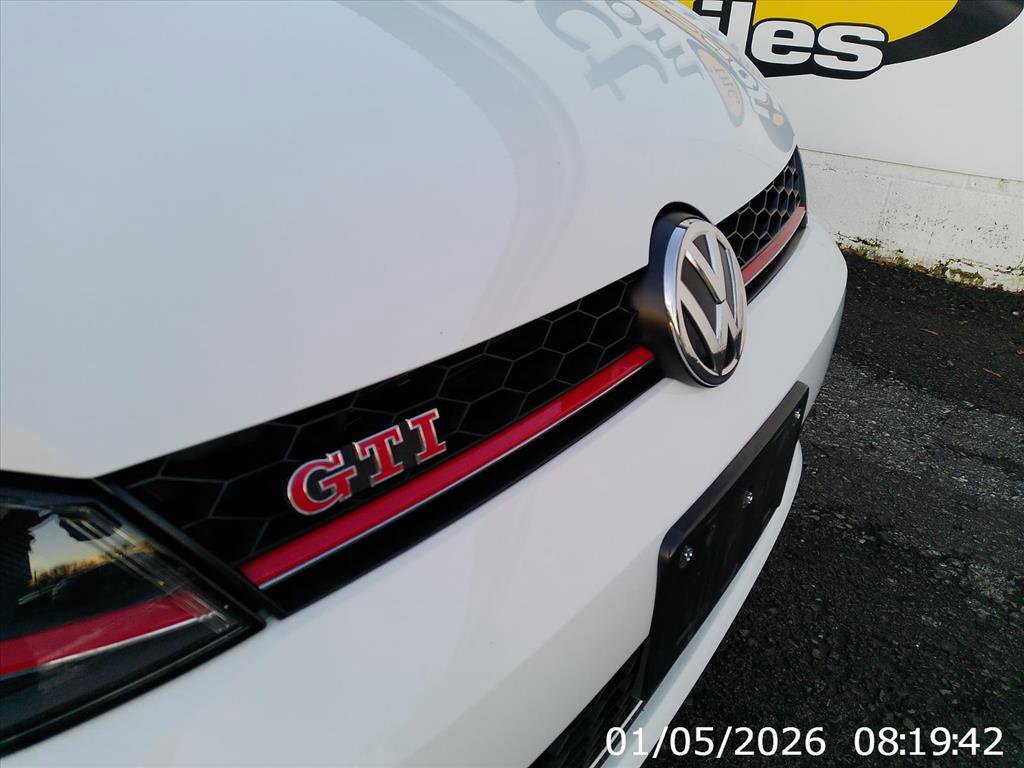Used 2017 Volkswagen GTI SE image 3