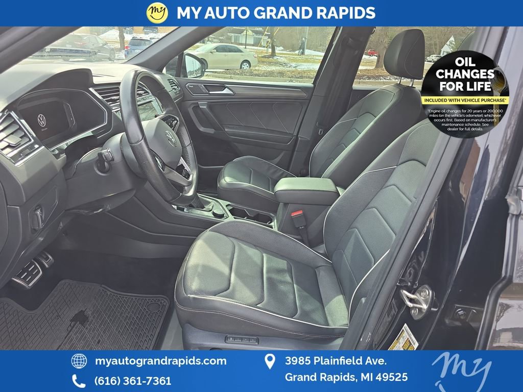 Used 2022 Volkswagen Tiguan SEL R-Line image 13