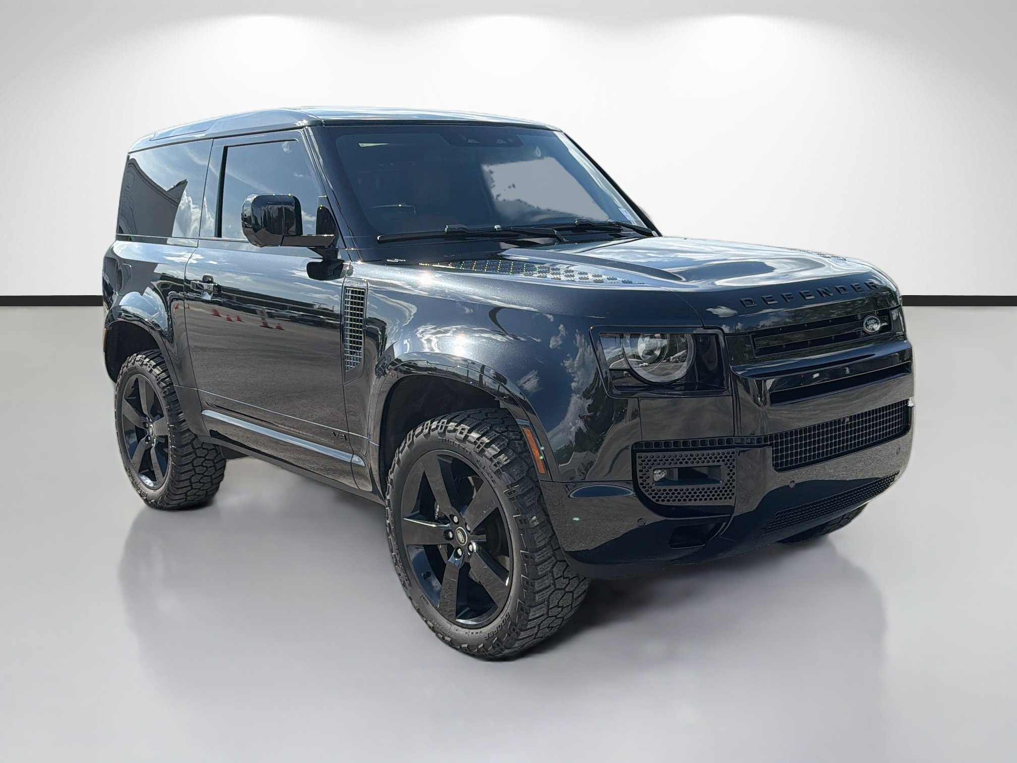 Used 2024 Land Rover Defender 90 V8 AWD/4WD image 1