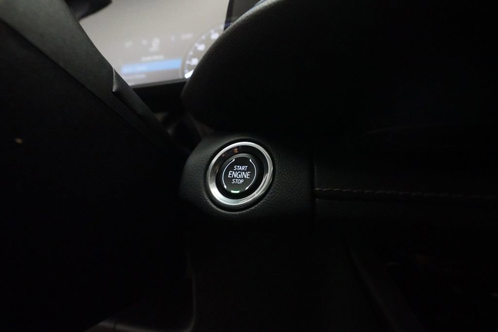 Used 2023 Buick Envision Essence FWD image 31