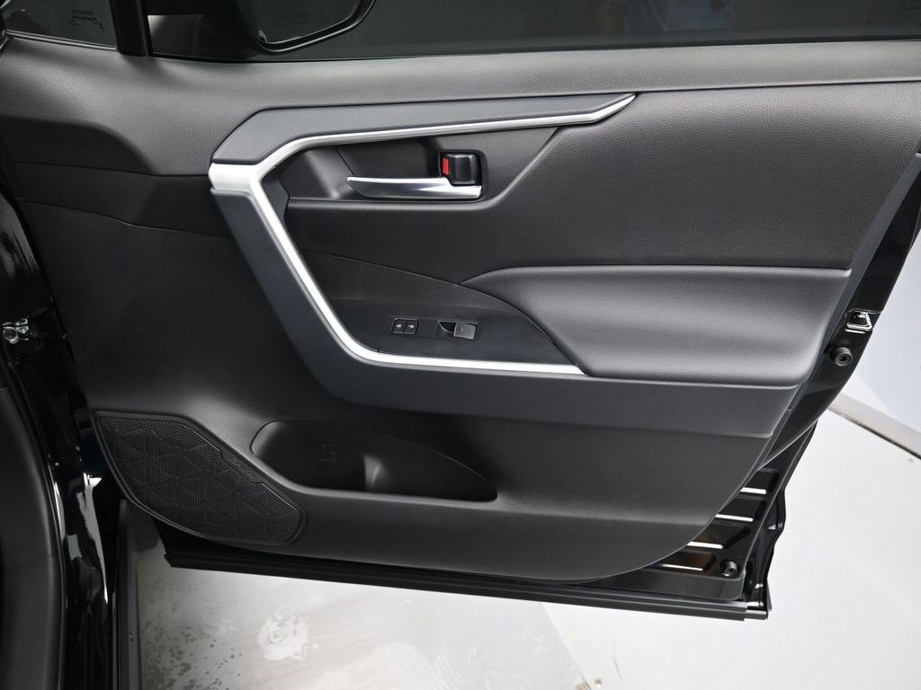 Certified 2025 Toyota RAV4 XLE image 34