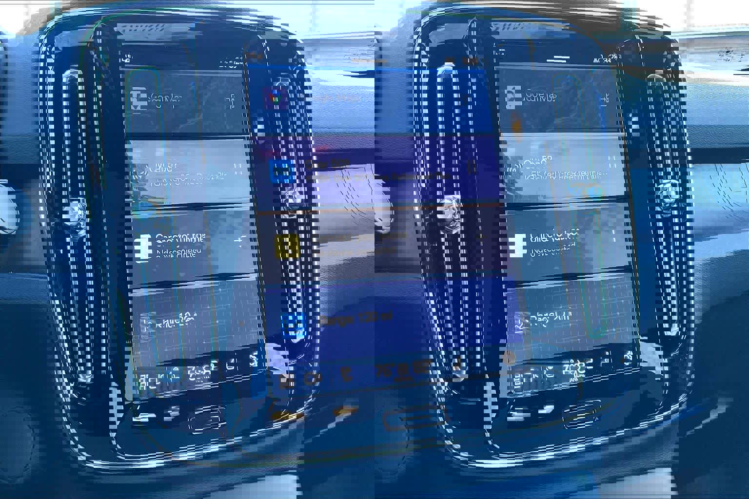 Used 2023 Volvo C40 P8 Recharge Ultimate image 36