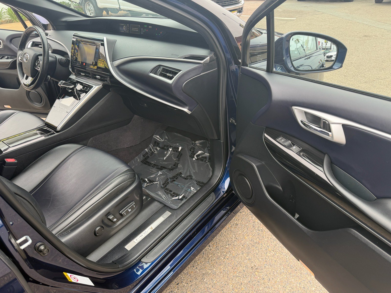Used 2017 Toyota Mirai FWD image 15