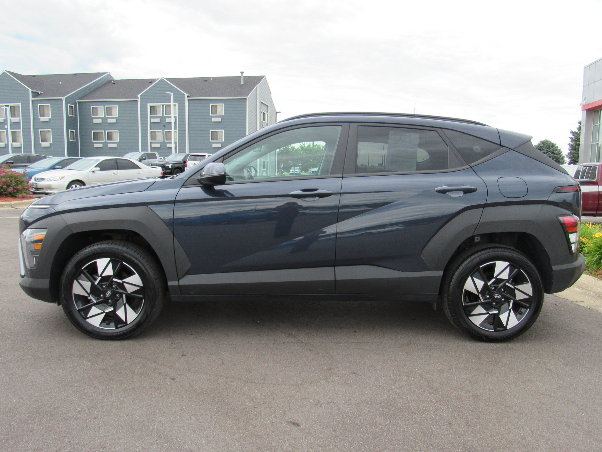 Used 2025 Hyundai Kona SEL AWD/4WD image 9