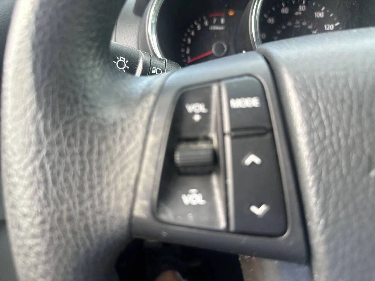 Used 2011 Kia Sorento LX 4dr SUV image 29