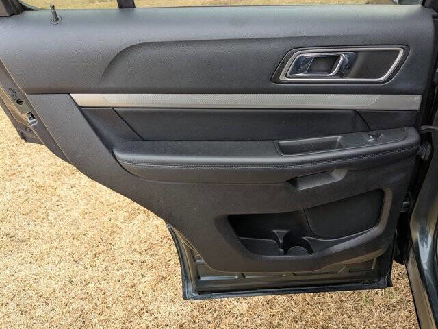 Used 2016 Ford Explorer XLT w/ Equipment Group 202A image 27