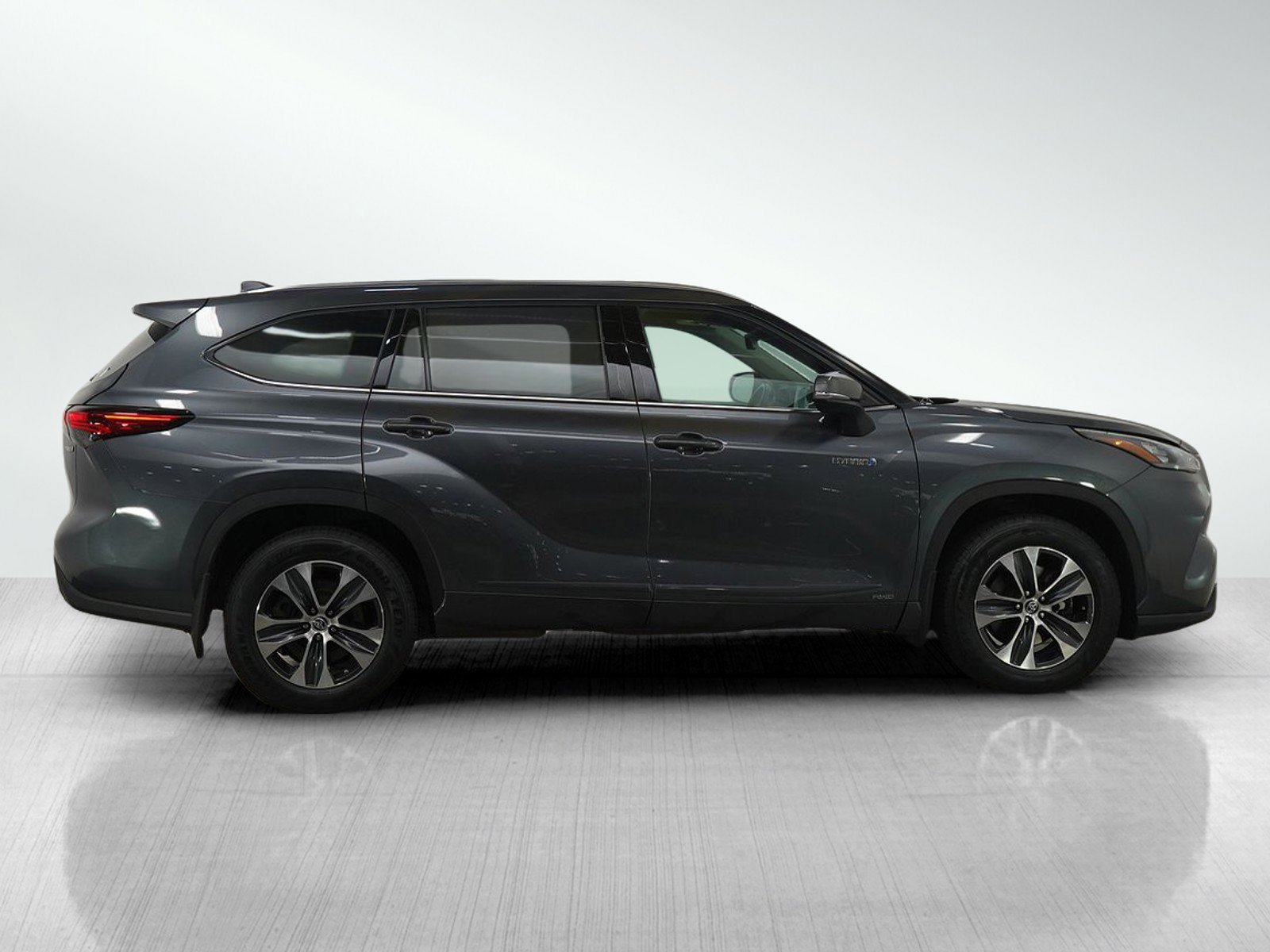 Used 2020 Toyota Highlander XLE image 6