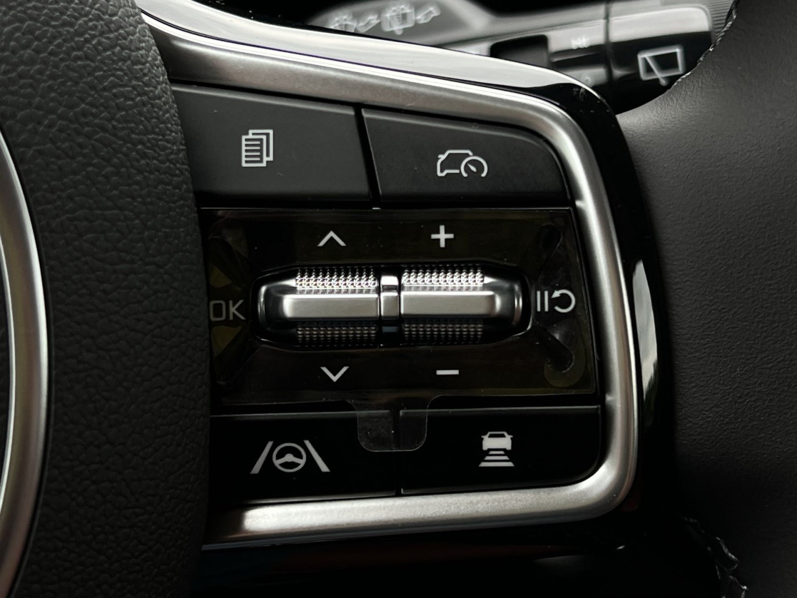 New 2026 Kia Carnival SX Prestige FWD image 31