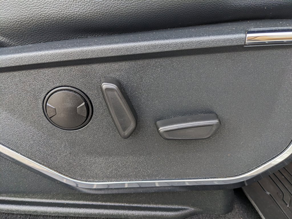 Used 2023 Ford F250 Lariat w/ Chrome Package image 56