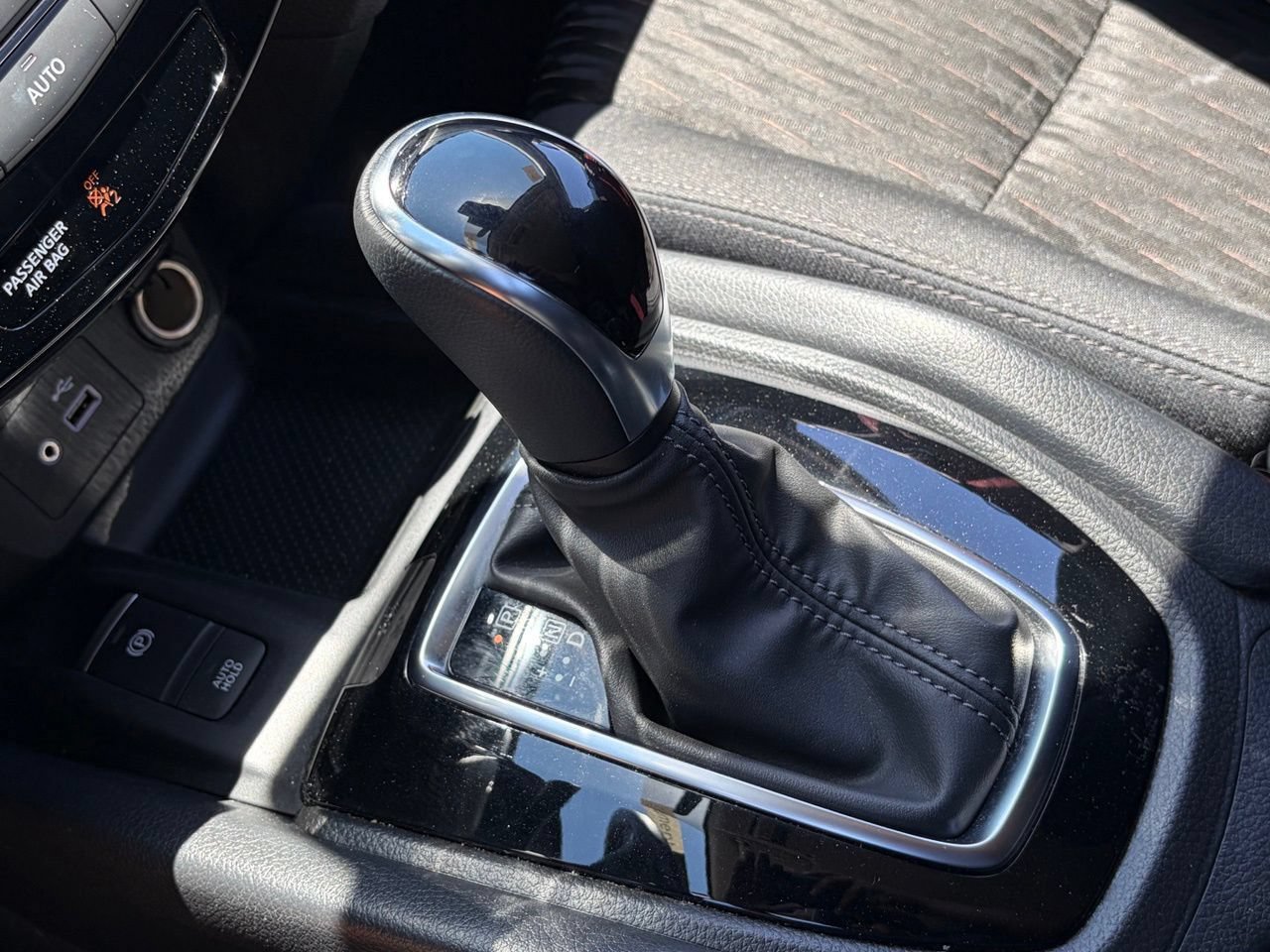 Used 2020 Nissan Rogue SV w/ Premium Package FWD image 8