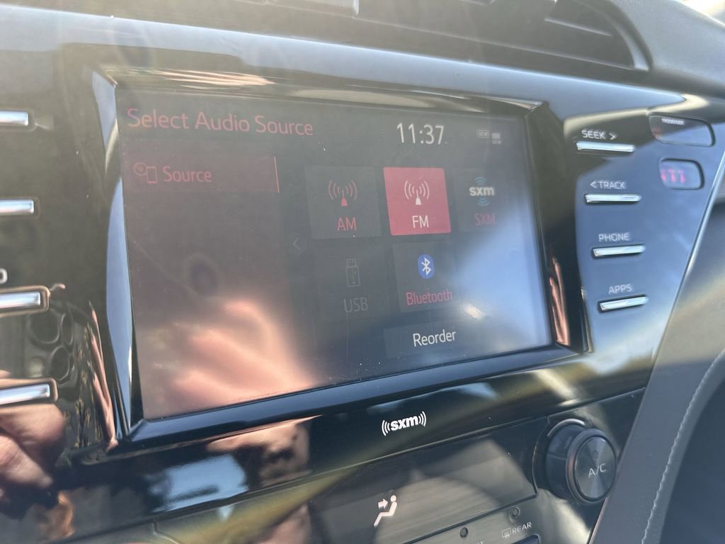 Used 2020 Toyota Camry SE image 19