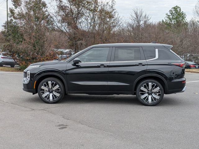 New 2025 Mitsubishi Outlander SE image 6