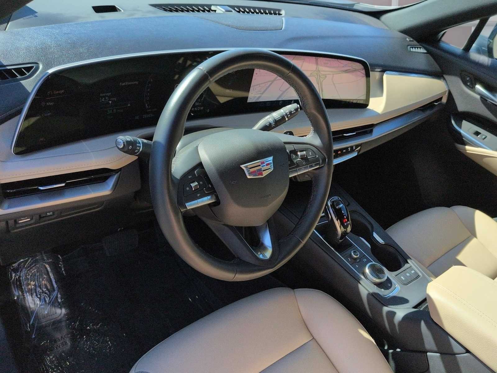 Certified 2024 Cadillac XT4 Luxury FWD image 12
