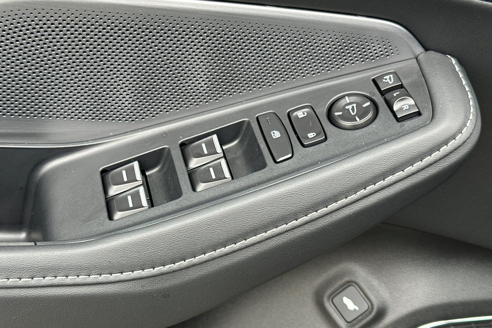 New 2026 Acura MDX w/ Technology Package FWD image 11