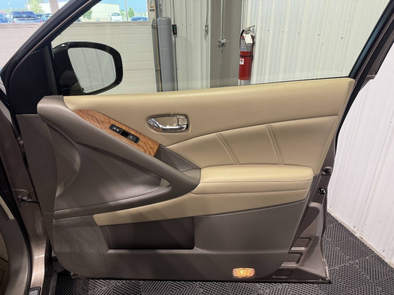Used 2014 Nissan Murano LE AWD/4WD image 17