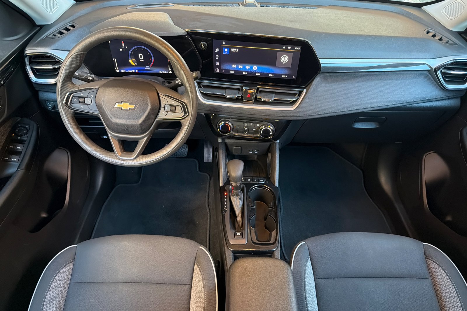 Used 2025 Chevrolet TrailBlazer LT AWD/4WD image 18