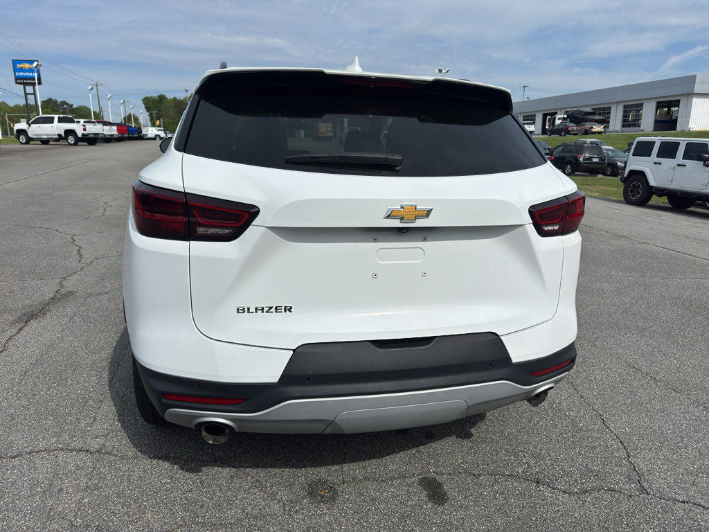 Used 2024 Chevrolet Blazer LT w/ Convenience Package FWD image 5