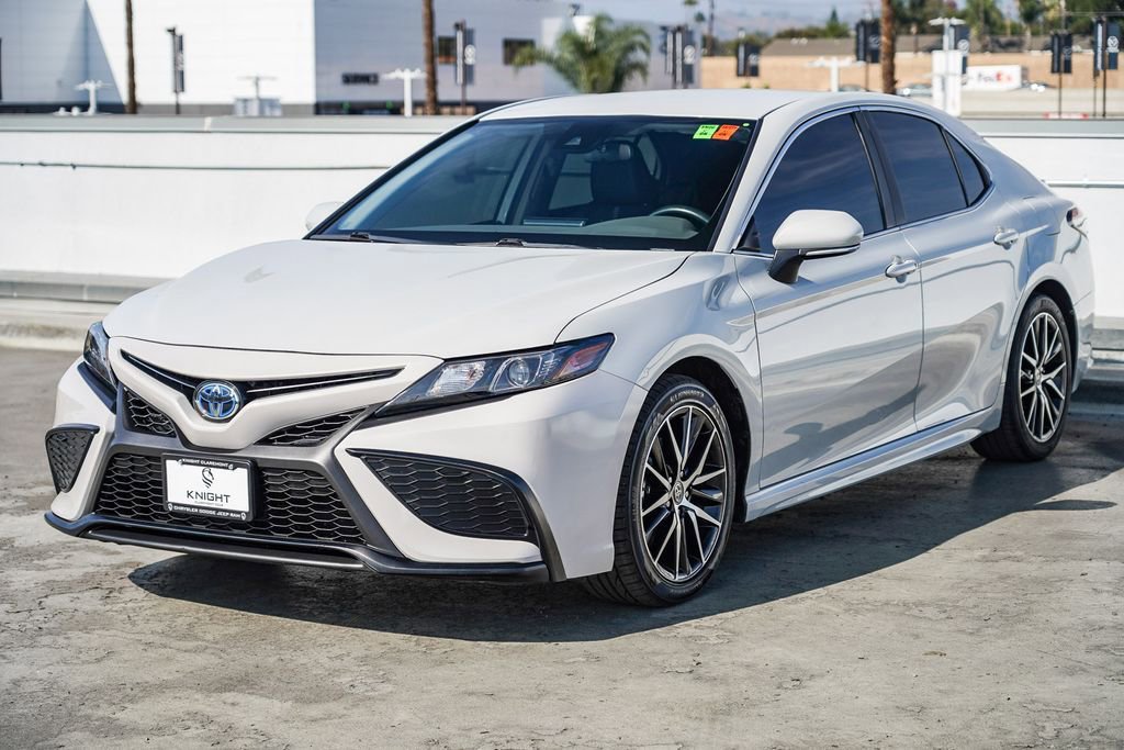 Used 2023 Toyota Camry SE image 6