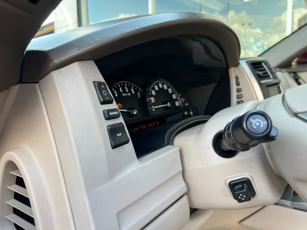 Used 2005 Cadillac XLR Base image 35