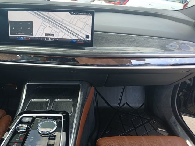 Used 2024 BMW 760i xDrive w/ Premium Package 2 image 19