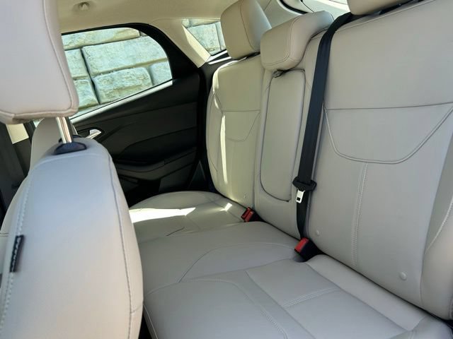 Used 2018 Ford Focus Titanium w/ Titanium Technology Package FWD image 9