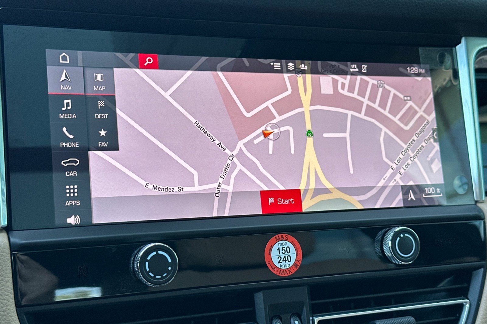 Used 2025 Porsche Macan image 19