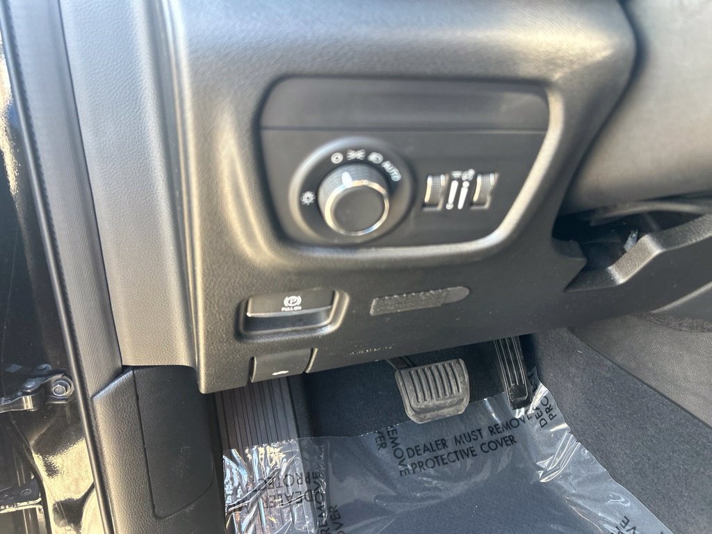 Used 2023 Jeep Grand Cherokee L Laredo AWD/4WD image 35