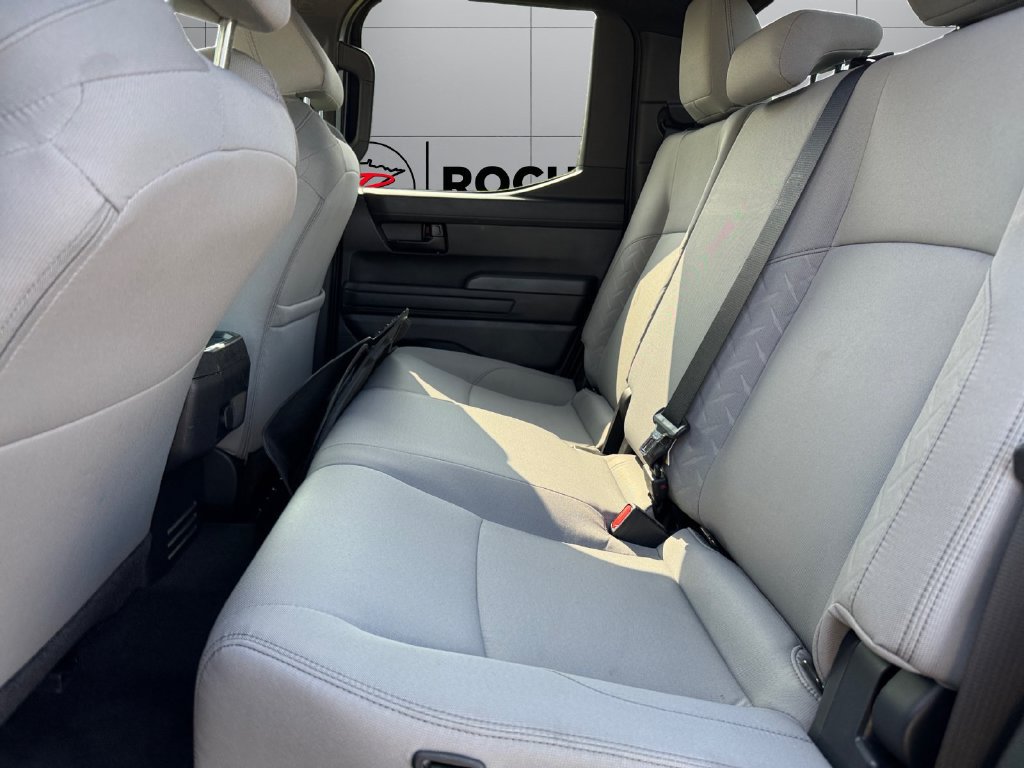 Certified 2025 Toyota Tacoma SR5 AWD/4WD image 16