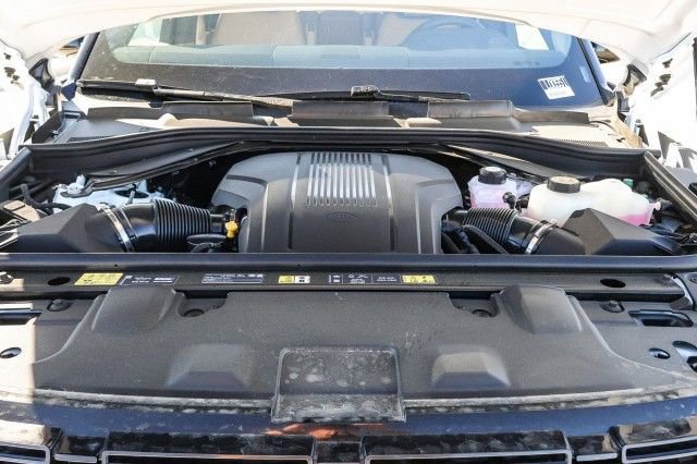 New 2025 Land Rover Range Rover SE image 25