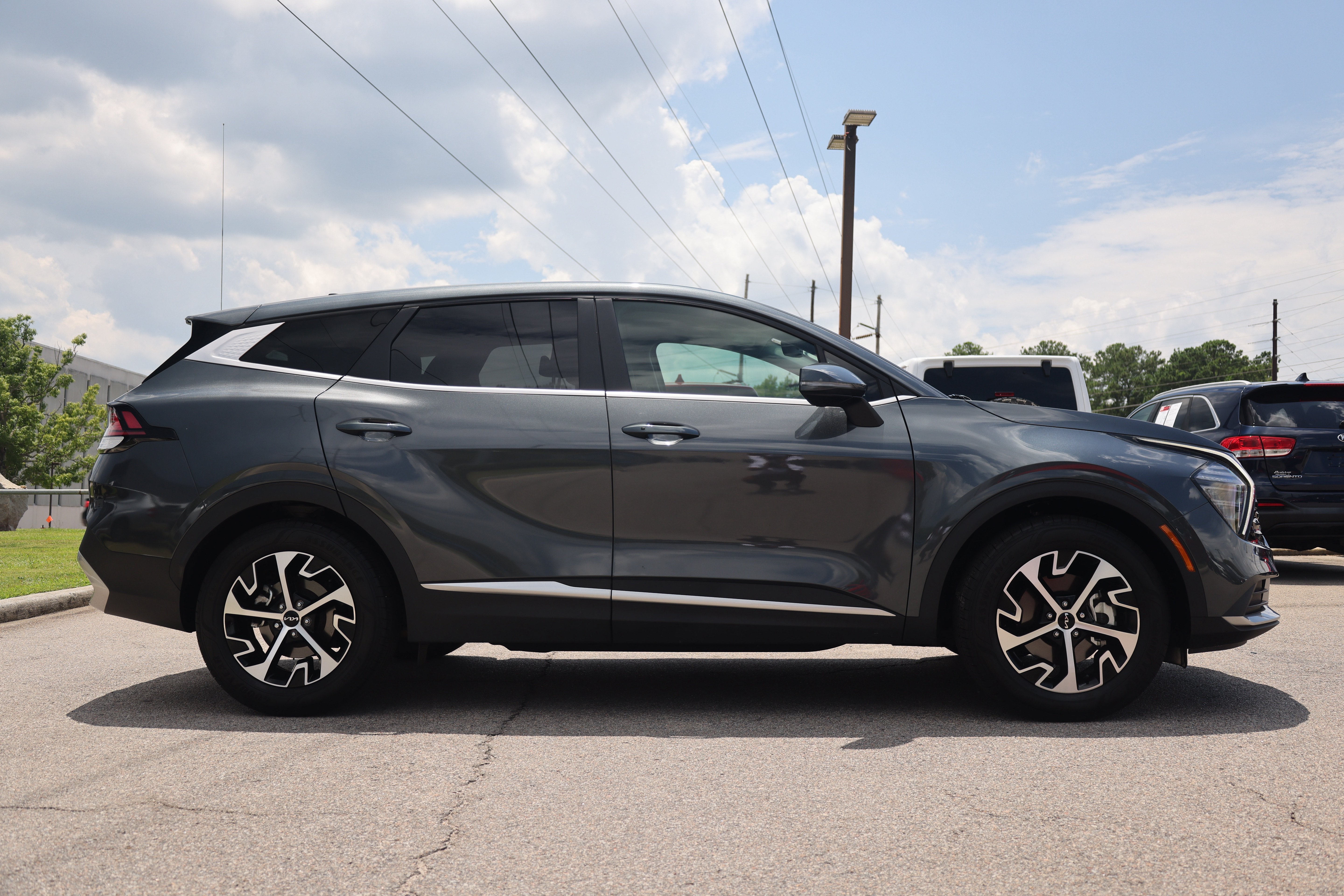 Used 2024 Kia Sportage EX FWD image 6