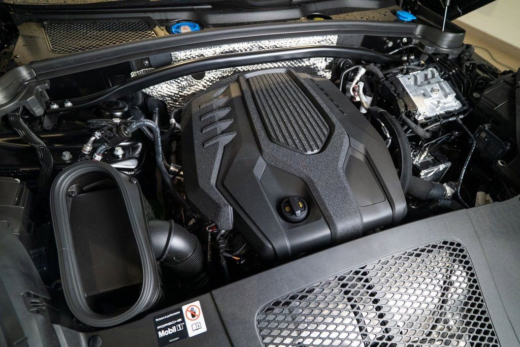 New 2026 Porsche Macan AWD/4WD image 41