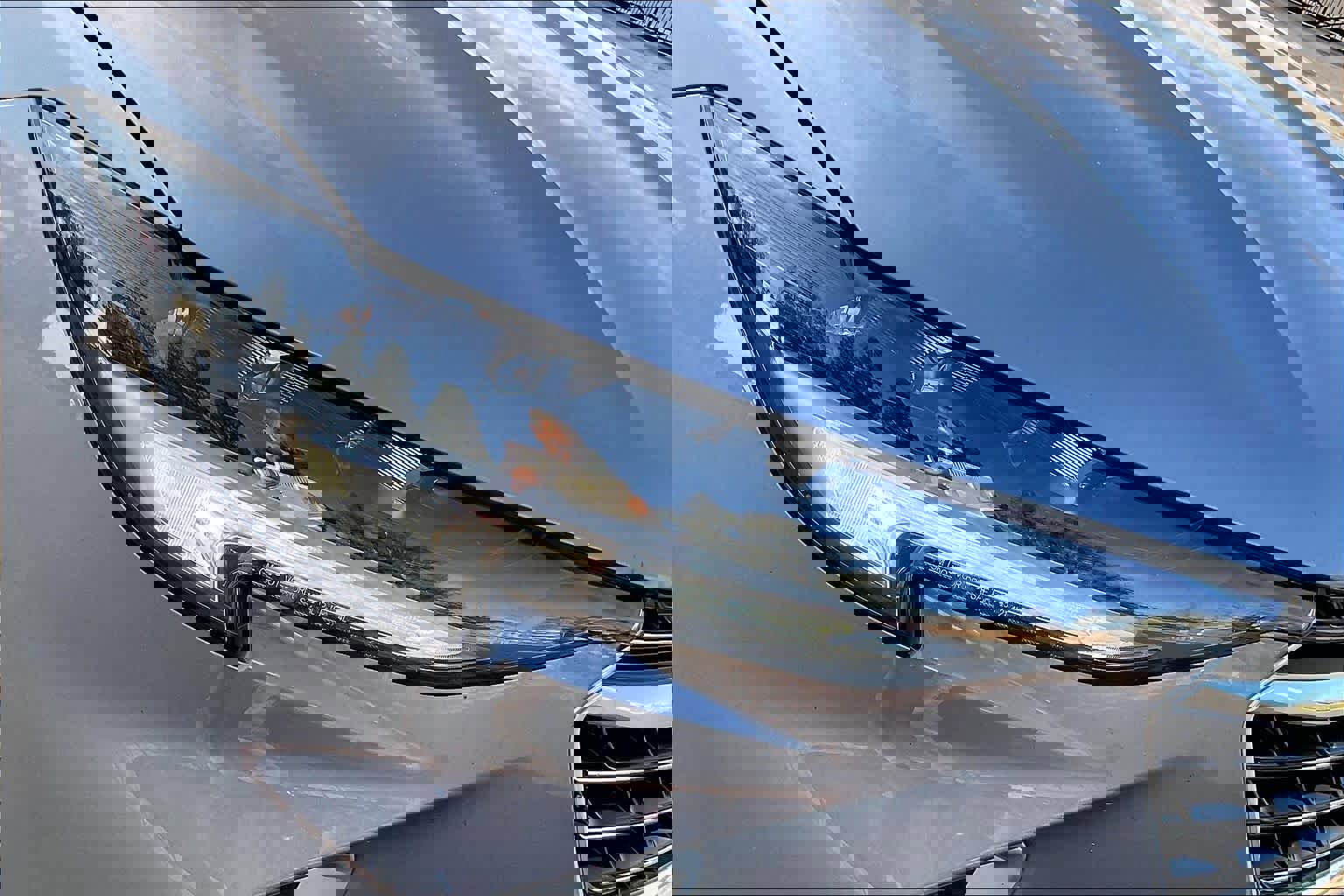 Used 2021 Buick Envision Essence w/ Technology Package I image 29