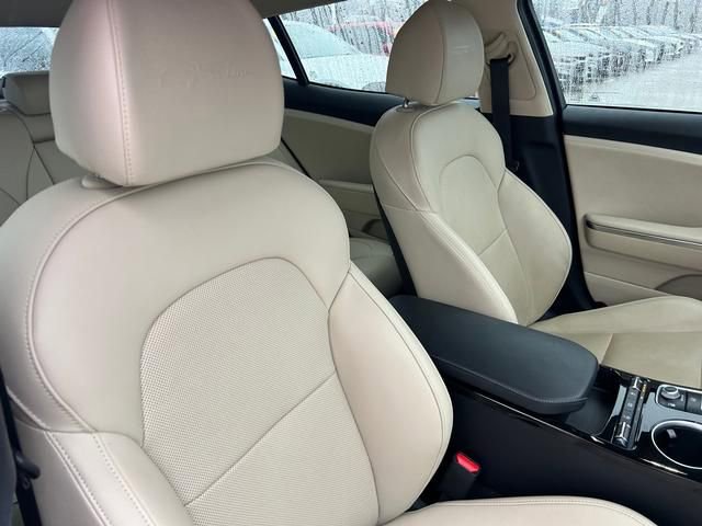 Used 2023 Kia Stinger GT-Line w/ Sun & Sound Package image 32