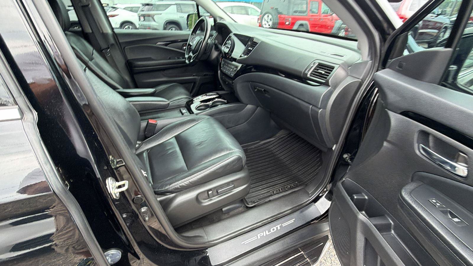 Used 2020 Honda Pilot Touring image 17