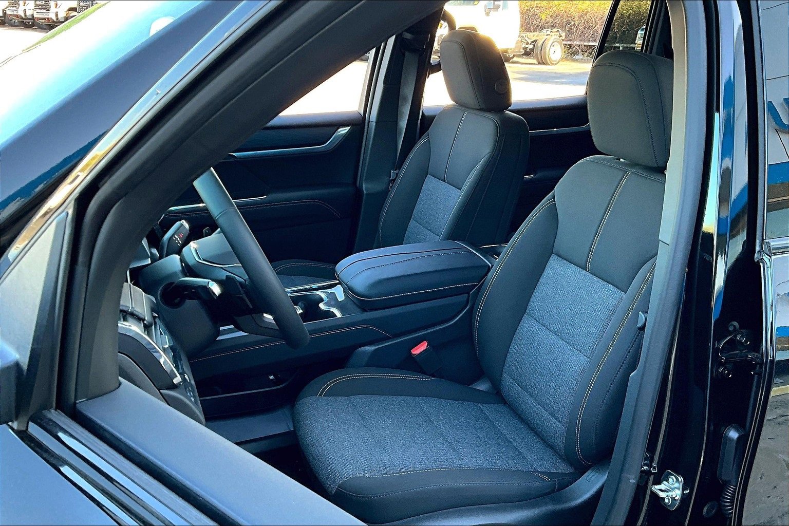 New 2025 GMC Acadia Elevation w/ Black Edition image 9