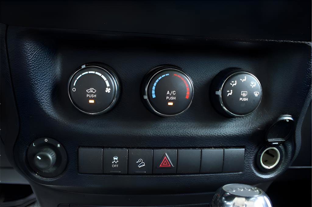 Used 2014 Jeep Wrangler Unlimited Sport w/ Quick Order Package 24S AWD/4WD image 15