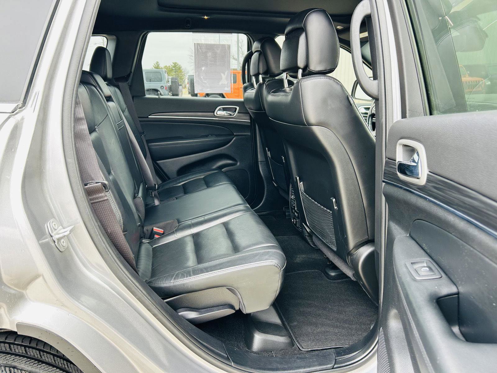 Used 2021 Jeep Grand Cherokee Limited w/ Sun & Sound Group image 29