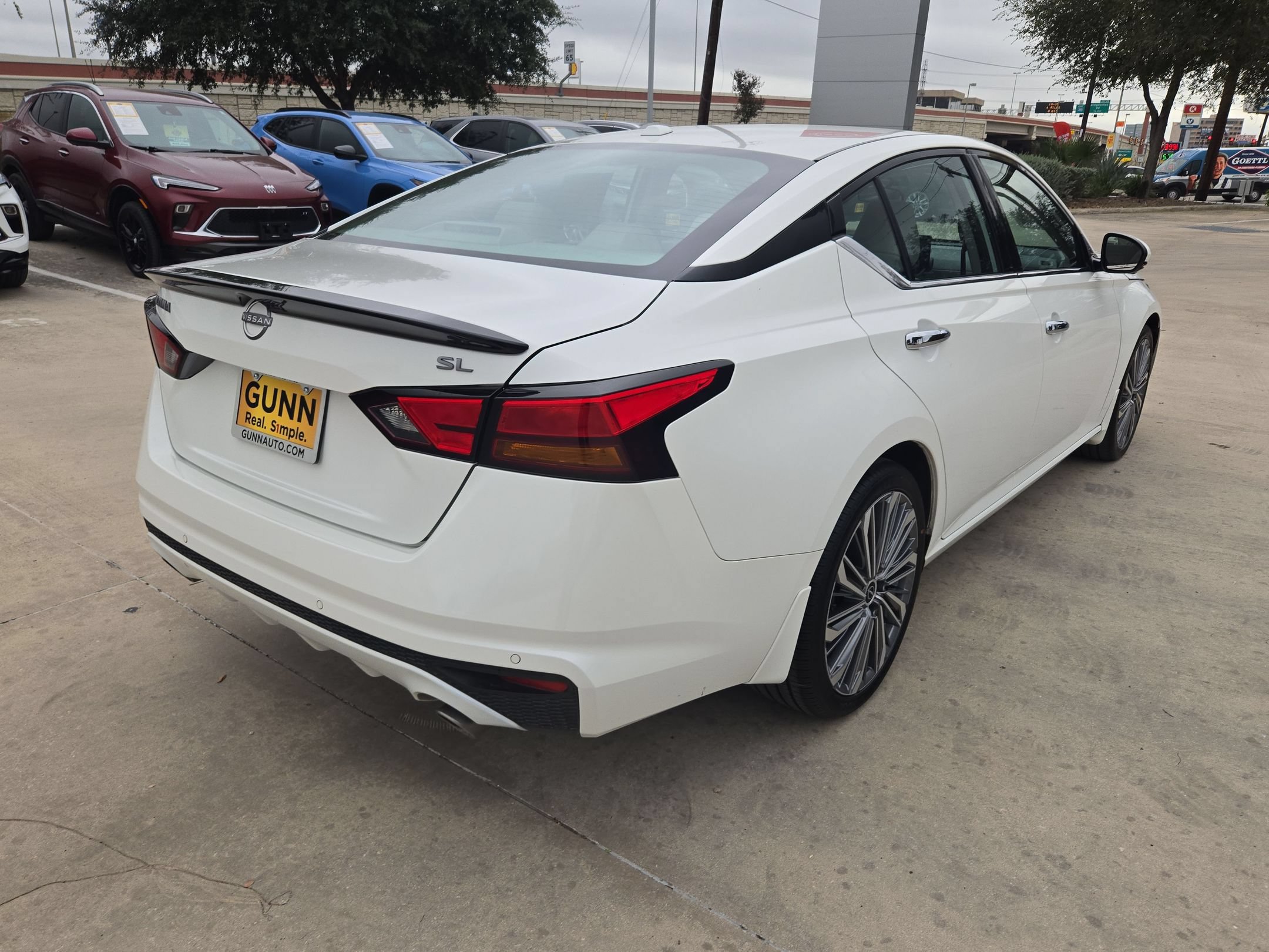Certified 2024 Nissan Altima 2.5 SL FWD image 3