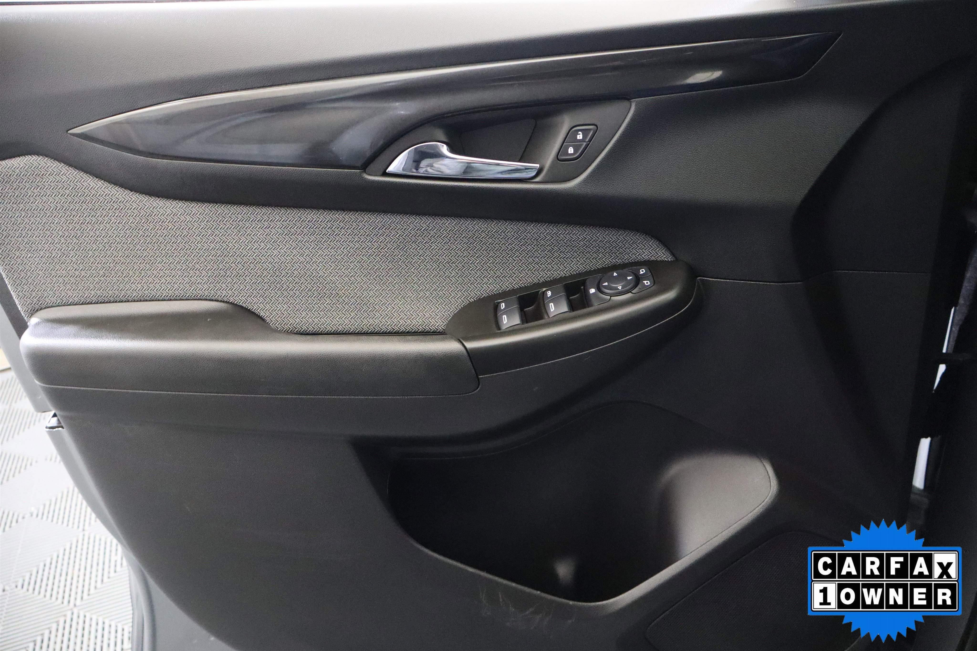 Used 2025 Chevrolet Blazer LT image 34