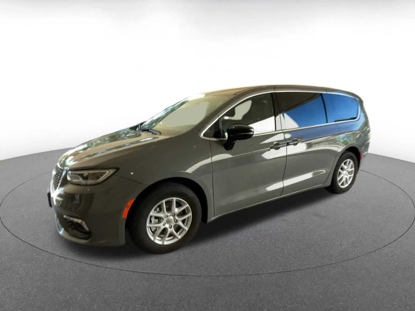 Used 2025 Chrysler Pacifica Select FWD image 8