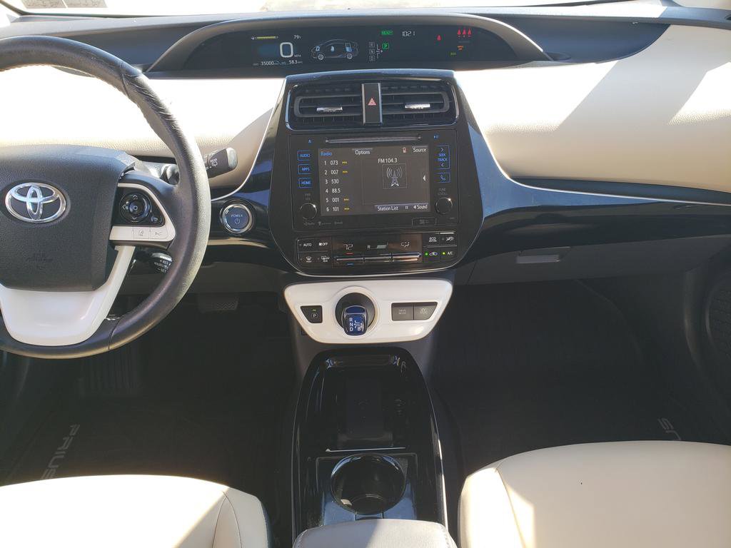 Used 2017 Toyota Prius image 2