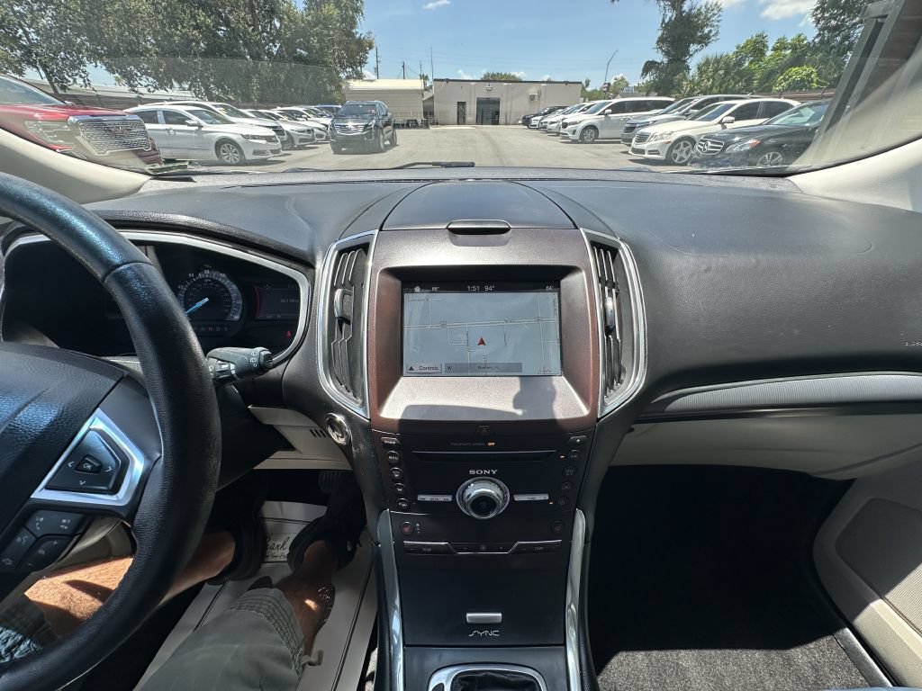 Used 2017 Ford Edge Titanium w/ Technology Package FWD image 8