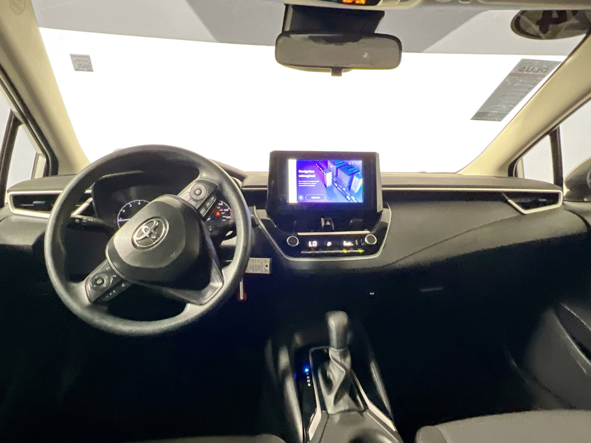 Used 2024 Toyota Corolla LE image 28