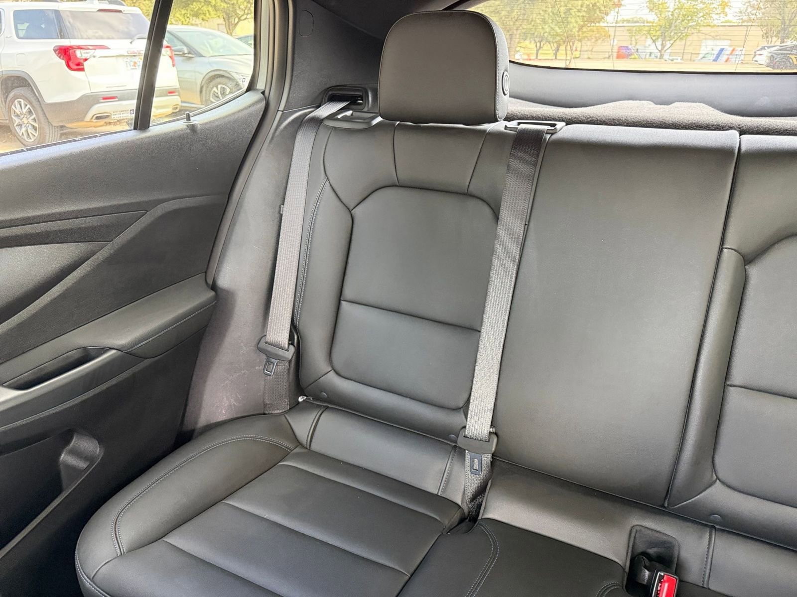 Used 2025 Buick Envista Sport Touring image 39