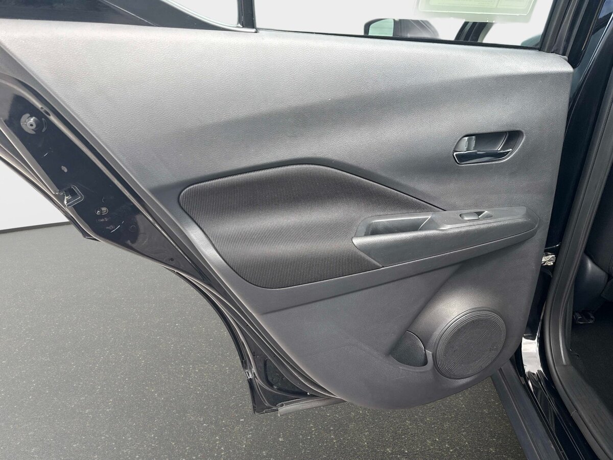 Used 2023 Nissan Kicks SV FWD image 11