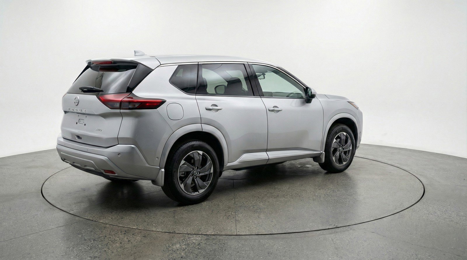 Used 2025 Nissan Rogue SV image 9