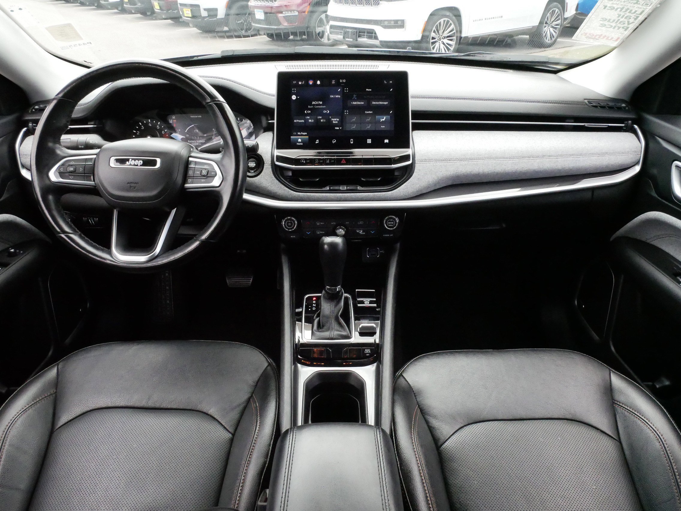 Used 2022 Jeep Compass Latitude w/ Sun and Sound Group AWD/4WD image 10